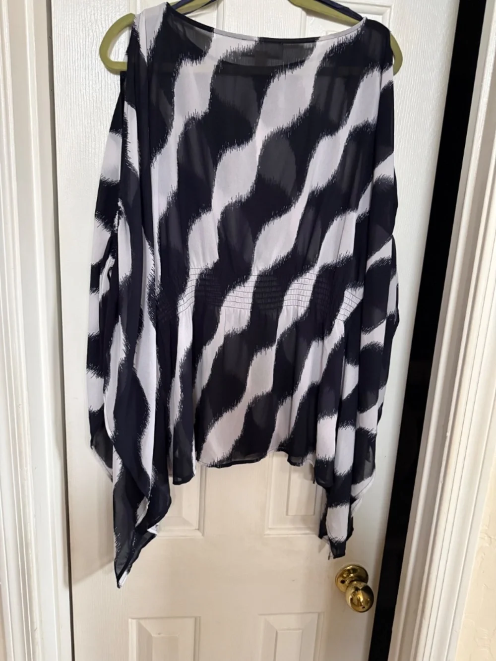 VERY Vintage:: Michael Kors Navy Blue and White top in size L/XL
